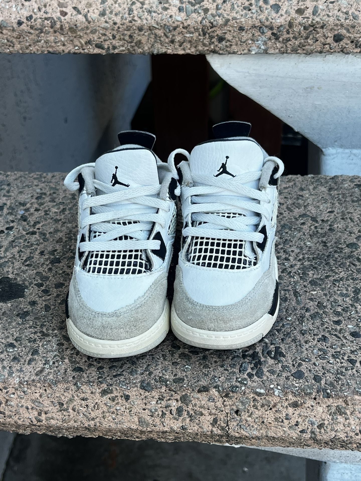 Jordan 4 Retro “Military Black”