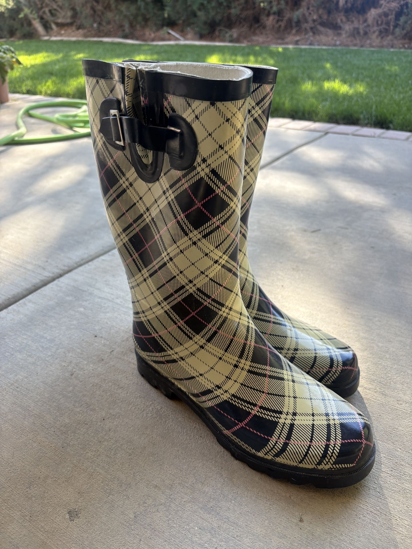 Women’s Rain Boots - Size 10
