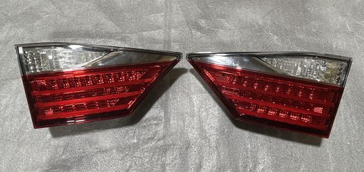 Trunk-Mounted Set Of Taillights For 2013-2015 Lexus ES350 ES300h