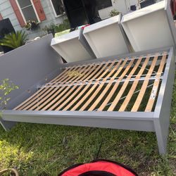 Queen Size Bed Frame With 4 Big Drawers