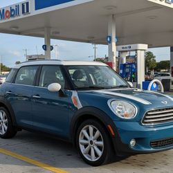 2011 MINI Cooper Countryman 