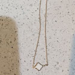 Gold Bracelet 14kt With pearl Clover 