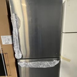 Refrigerator Hisense 31”.1 New 