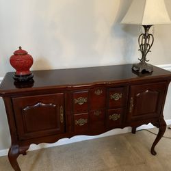 Queen Anne Style Buffet Table