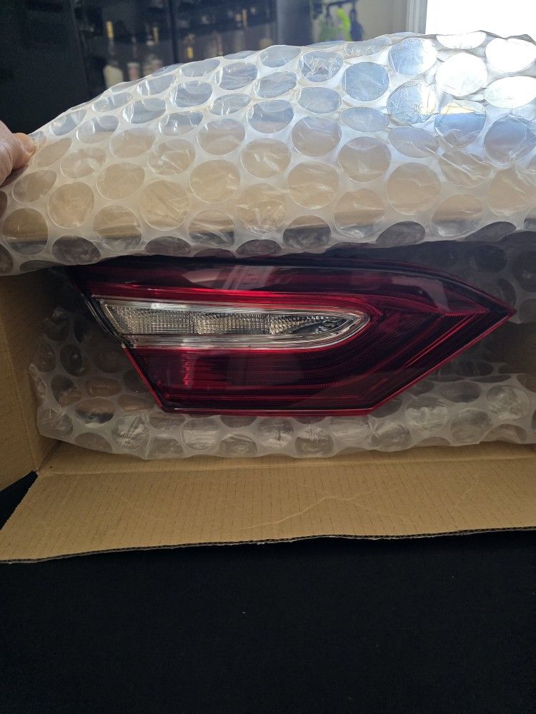 2018 Toyota Camry Driverse Side Trunk Light