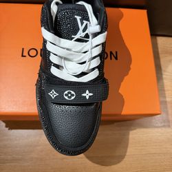 Lv skates black