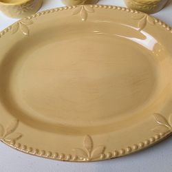 Signature Sorrento Debbie Segura Gold 14" Oval Serving Platter