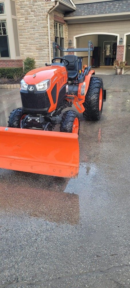 2022 Kubota Lx2610 Tractor With Front Snow Plow