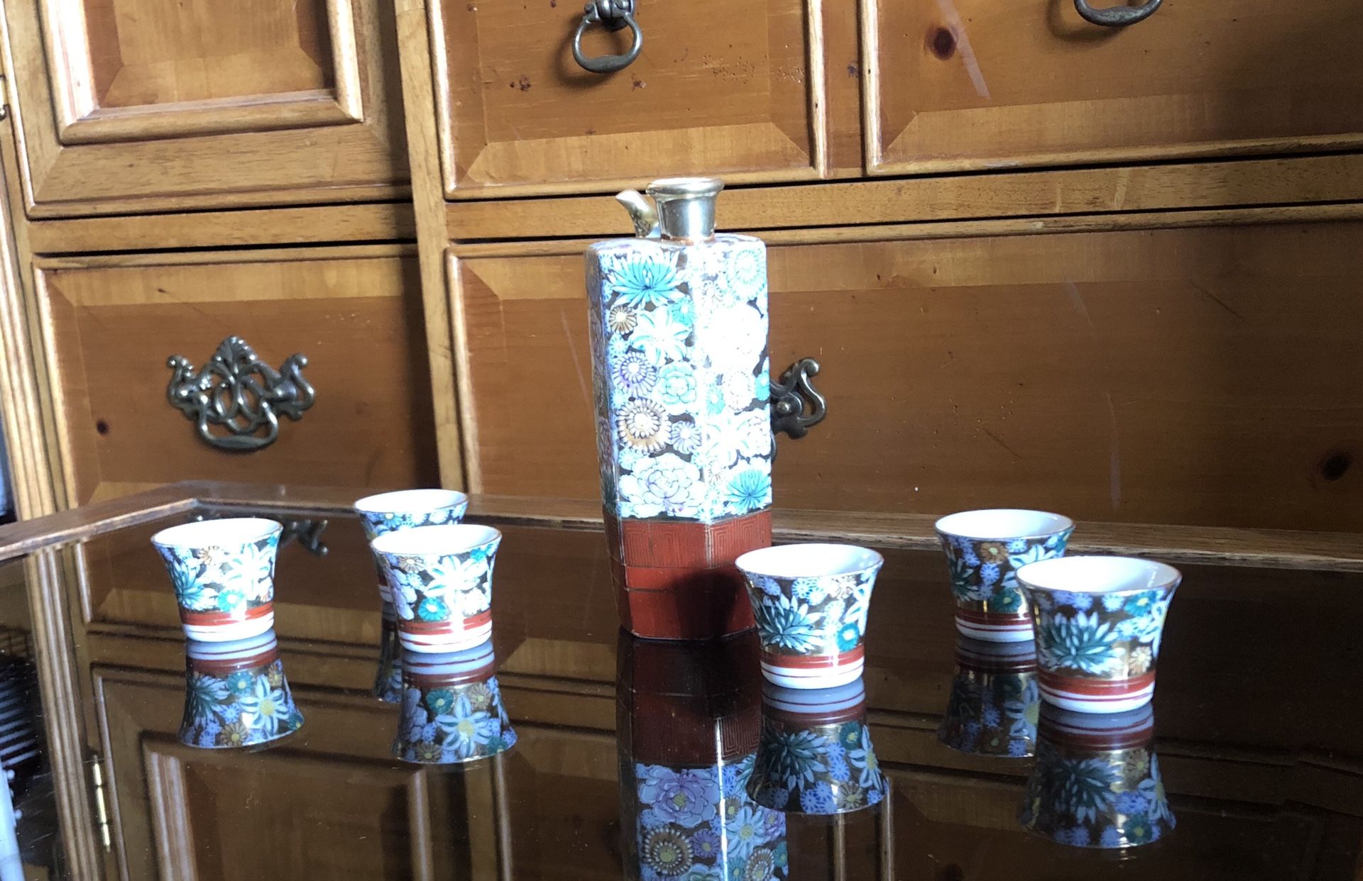 FIRM PRICE VINTAGE JAPANESE CHINA SAKE SET