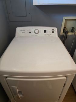 Insignia washing machine and dryer