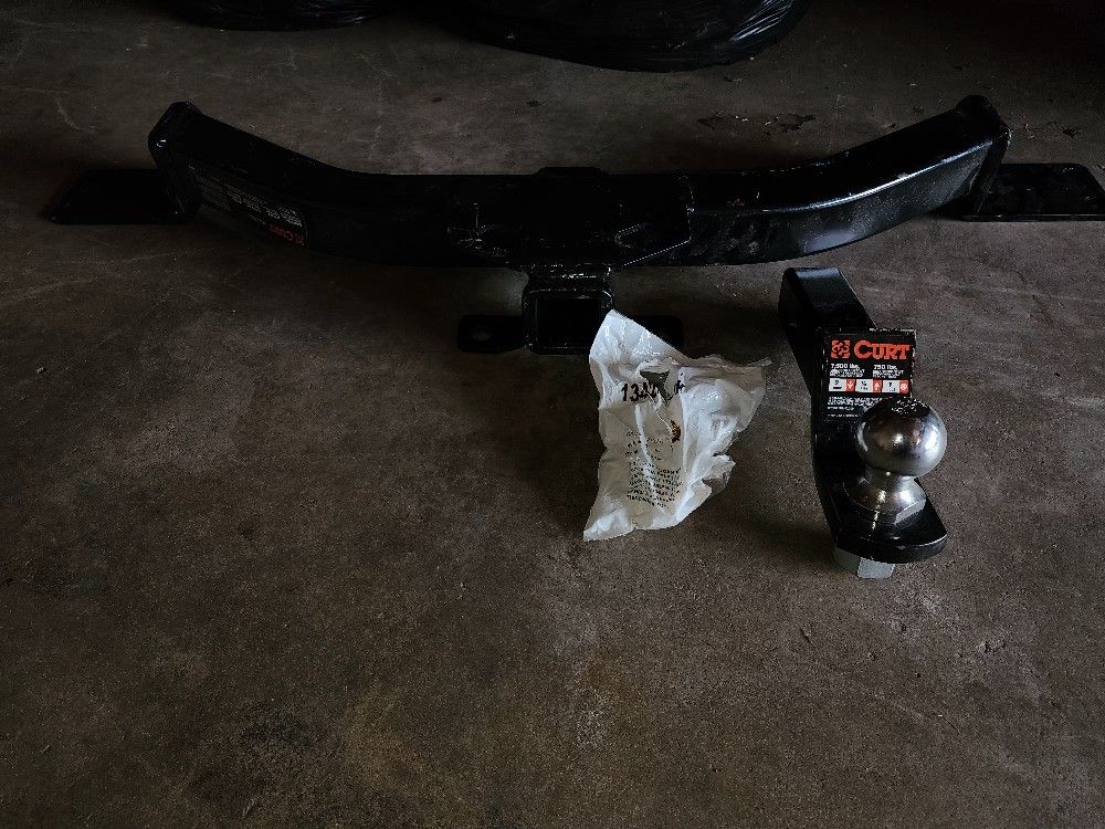 Traverse Tow Hitch W/ Ball