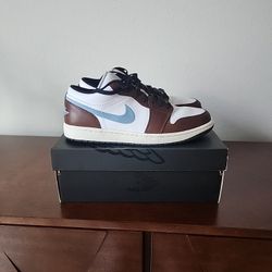 Jordan 1 Low SE - 10.5 