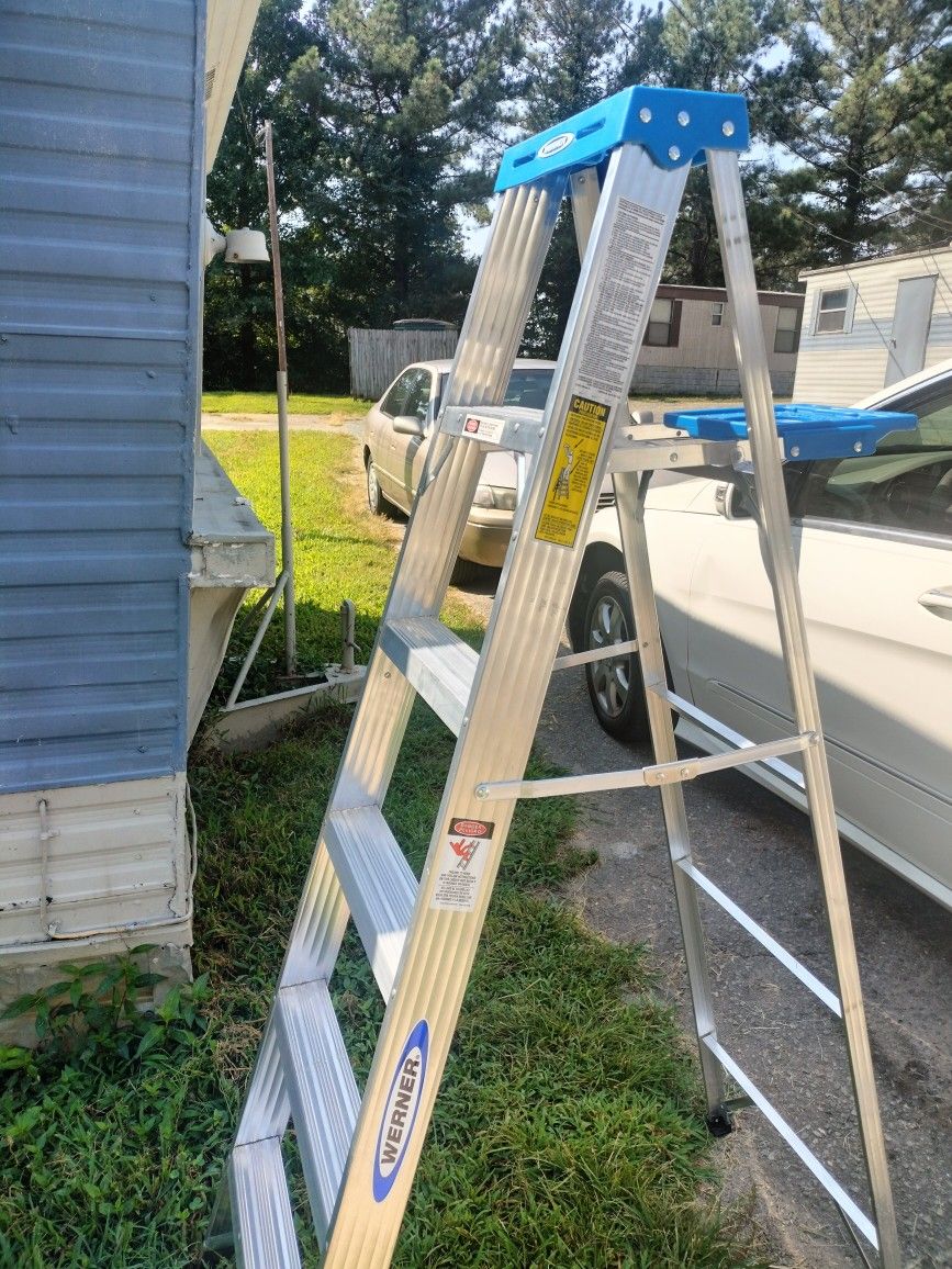 WERNER 6' Aluminium Stepladder