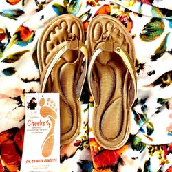 Women’s Cheeks Barefoot Cushioned Flip flops Size 10