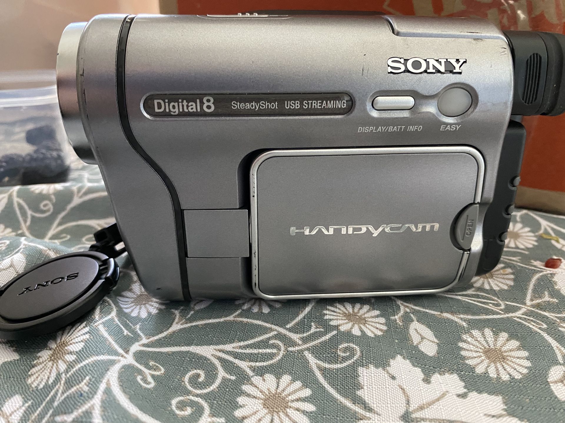 Sony Handycam DCR-TRV280 Digital8 Camcorder