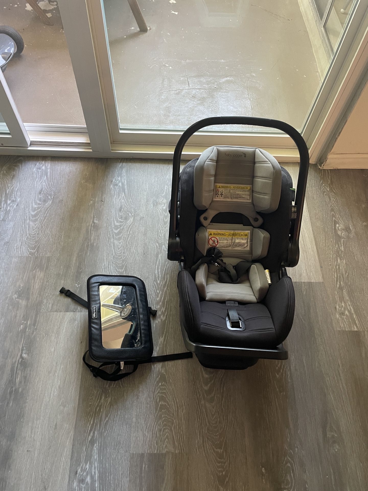 Baby Car Seat + Car Quick Attachment Base + Mirror