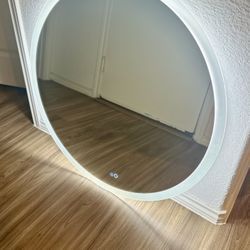 32 Inch Round LED Dimmable Anti-Fog Mirror