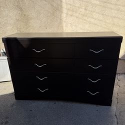 Ashley Furniture Zanbury - 6- Drawers Dresser