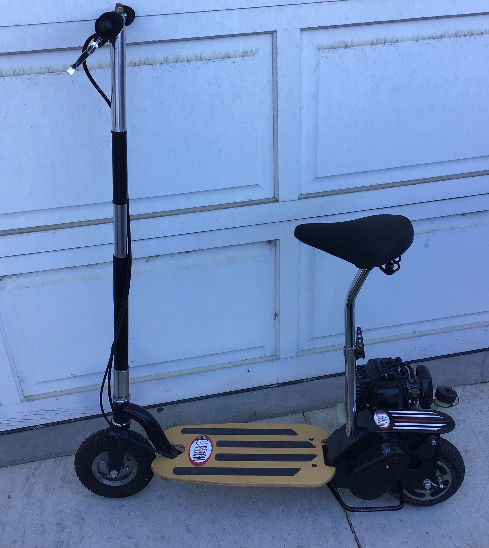 Mosquito 24cc Gas Scooter