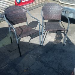Nice Wicker Chairs Make Offer