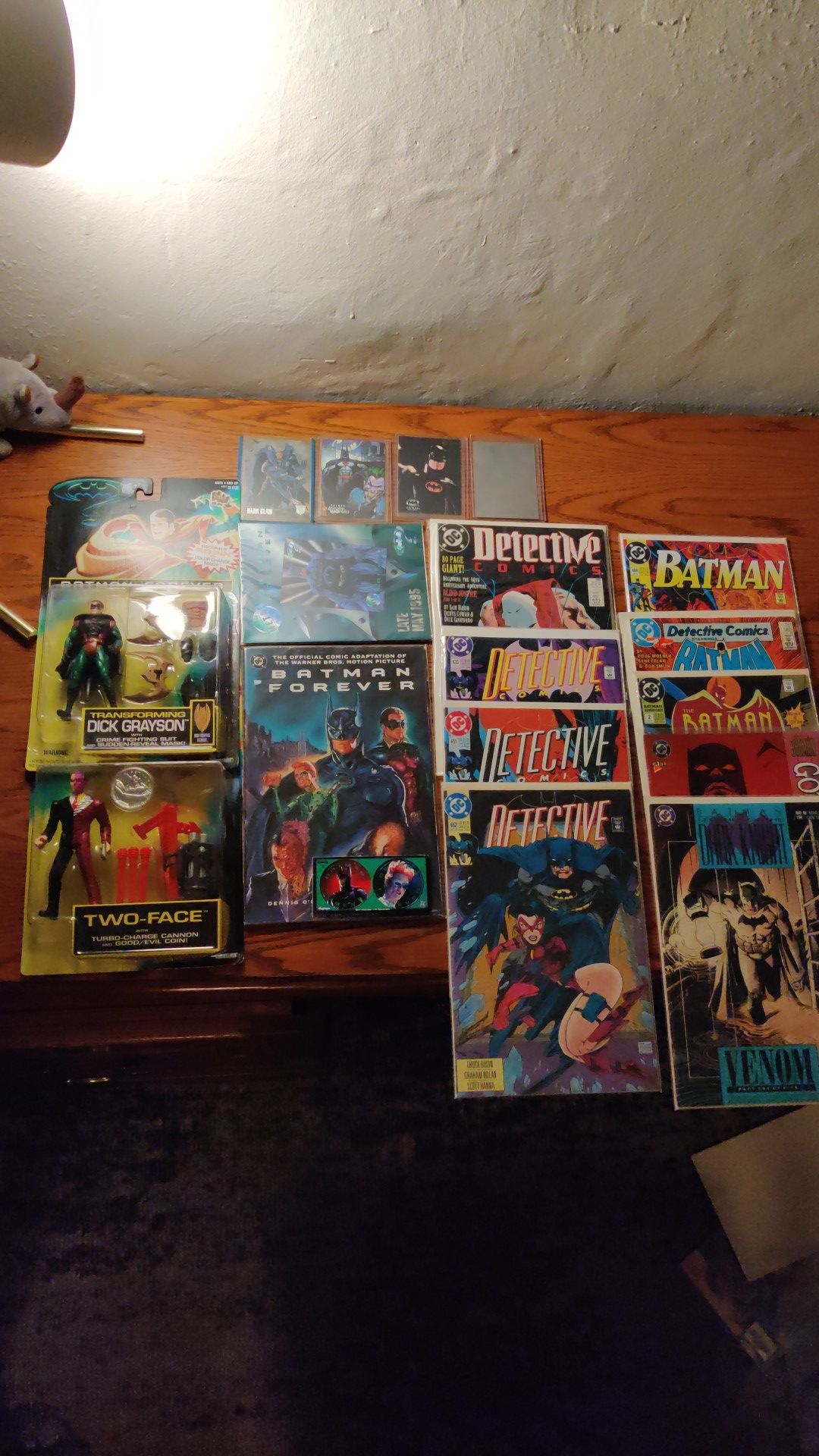 Batman lot: 9 comics, 5 cards, 2 action figures, 2 pogs