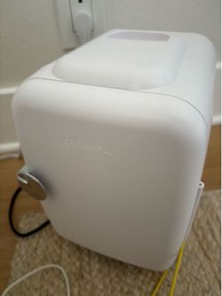 Crownful mini fridge