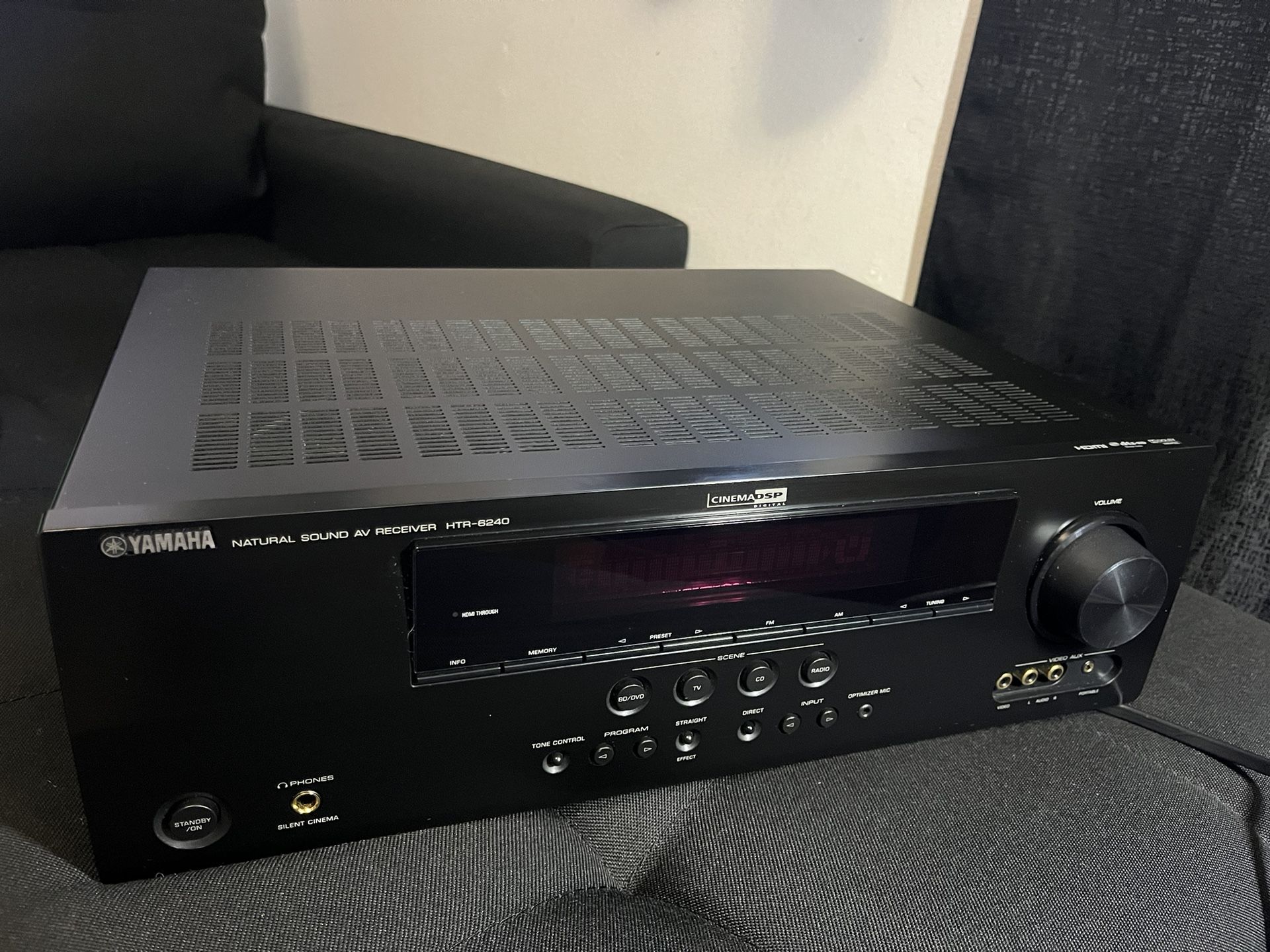 Yamaha Cinema DSP HTR- 6240