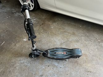  Razor E100 Glow Electric Scooter: