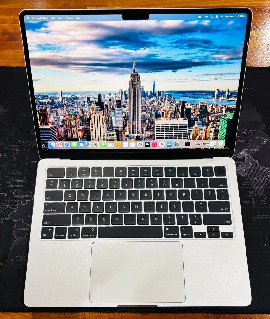 Apple MacBook AIR 13” M3 2024 16GB RAM 512GB Fully Functional
