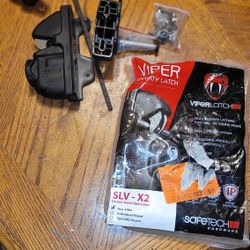 ViperX2 Gravity Gate Latch | 
