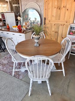 Kitchen Table + 4 Chairs