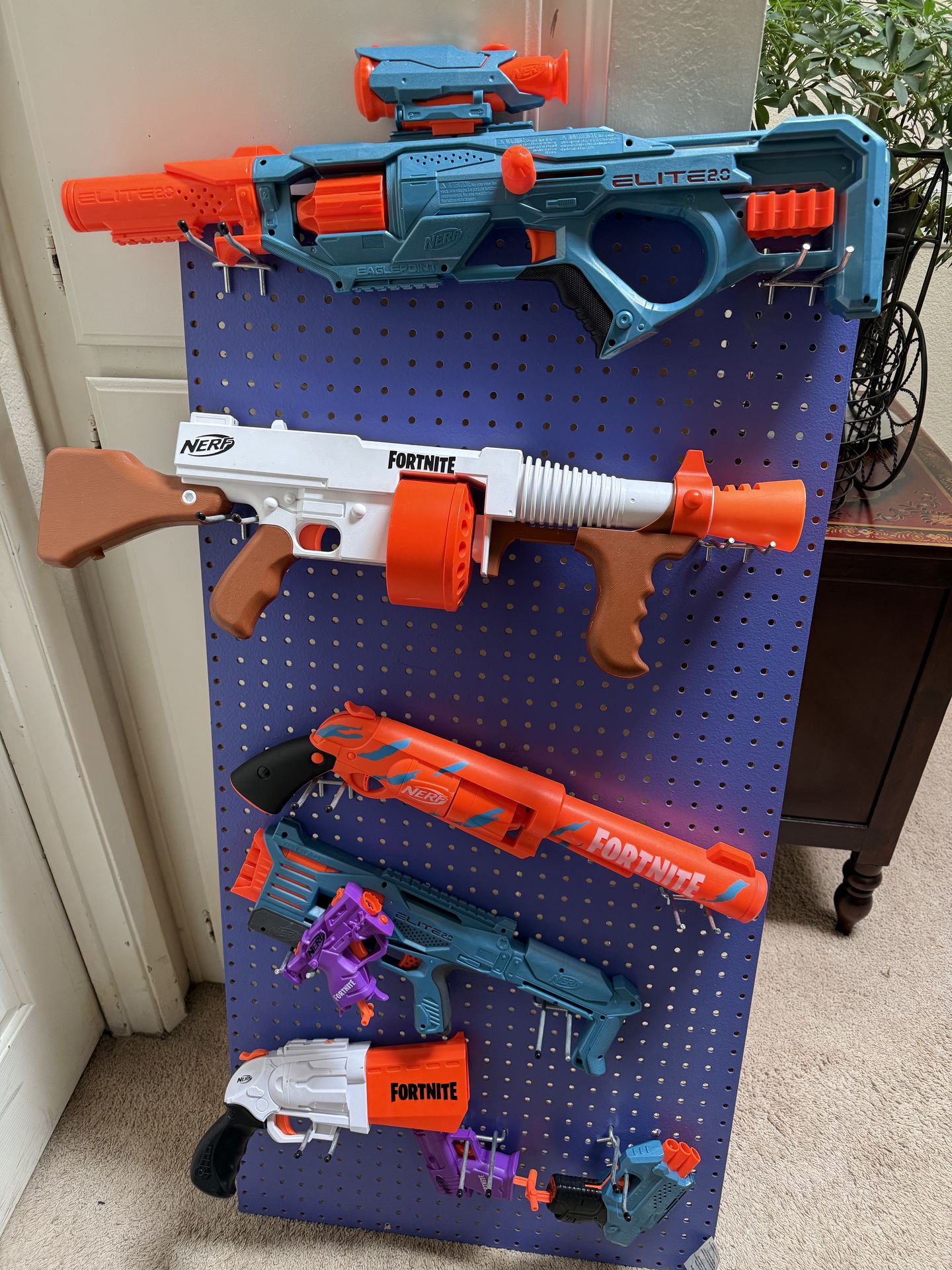 Gun rack with leds (Nerf guns included)
