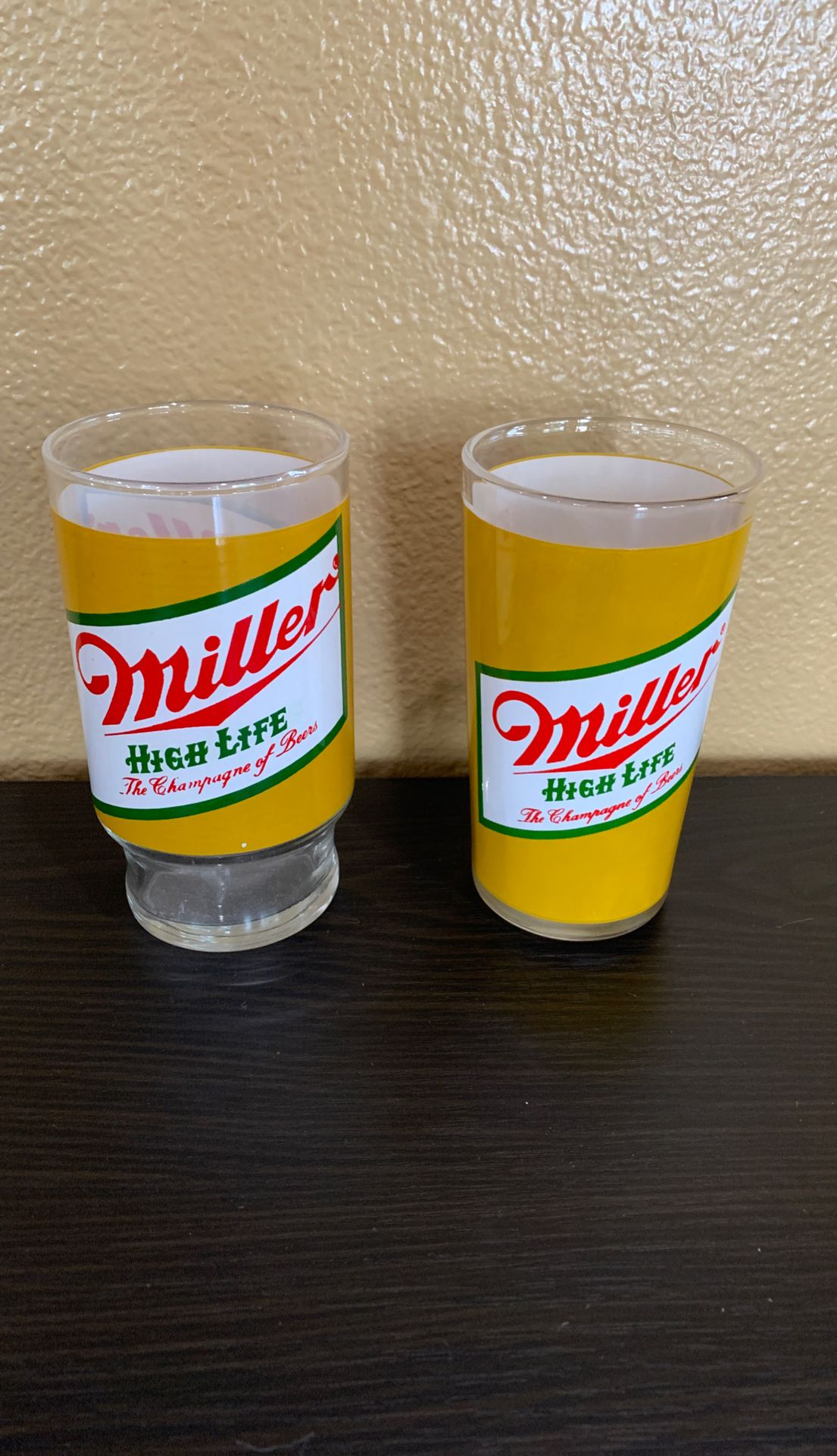 2 VINTAGE COLLECTIBLE MILLER HIGH LIFE BEER 🍺 GLASSES GLASS