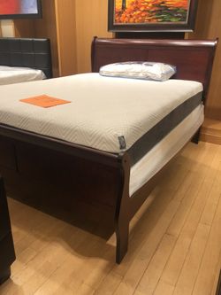 Cherry Queen Size Bedroom Set