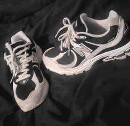 Size 8 new balance 2002R