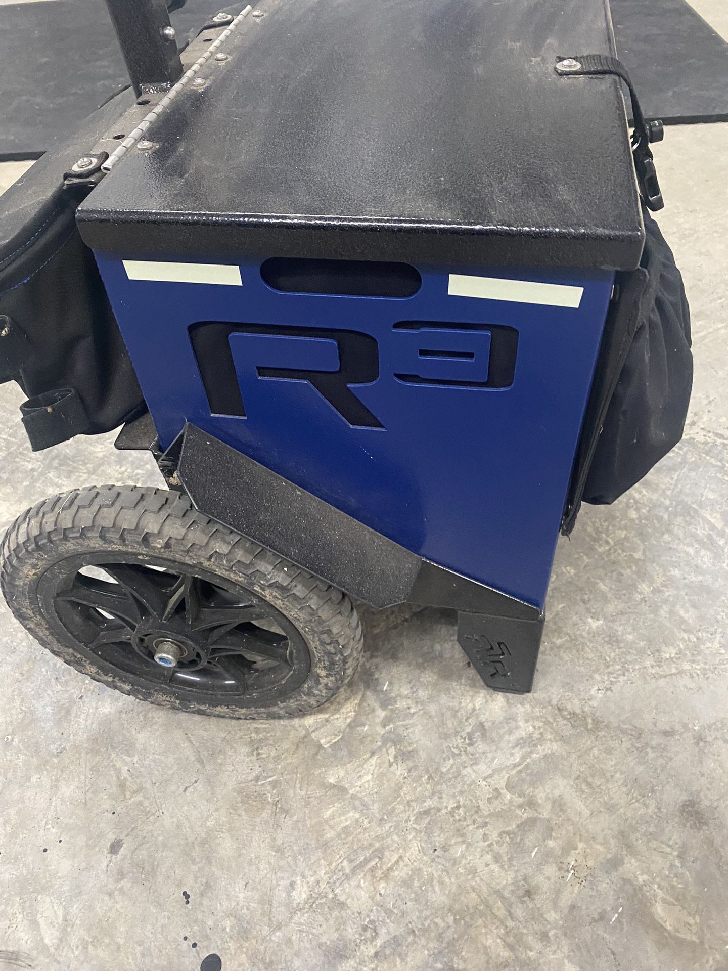 Ridge Roller 3 Disc Golf Cart