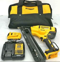 DEWALT 20V MAX XR Lithium-Ion Cordless 15-Gauge Finish Nailer