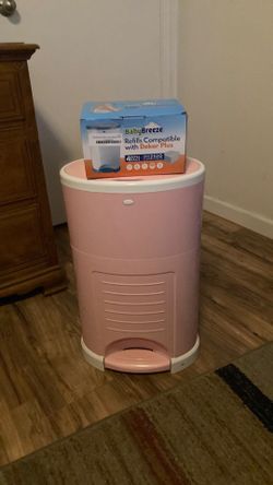 Decor Plus trash can with bags