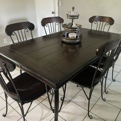 Dining Room/Kitchen Table 