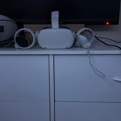 Oculus quest Two With Case  Burleigh Used 