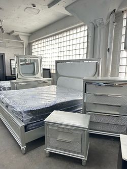 4 pc bedroom set Mr dr ns bf queen size