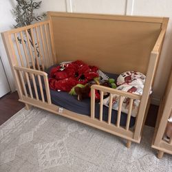 Toddler Crib - Pottery barn 