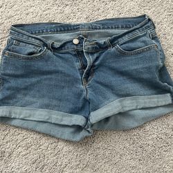 Old Navy women’s boyfriend shorts