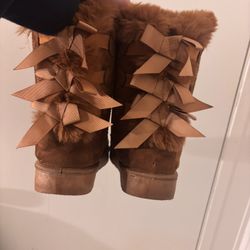 bow boots