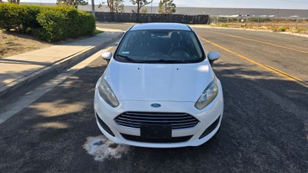 SUPER CLEAN 2018 FORD FIESTA HATCHBACK 4CLY 33MPG 1.8L CLEAN TITLE INTERIOR AND EXTERIOR IN GOOD CONDITION WITH BLUETOOTH, NAVIGATION, BACKUP CAMERA, 