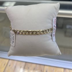 Jewelry (Cuban bracelet)