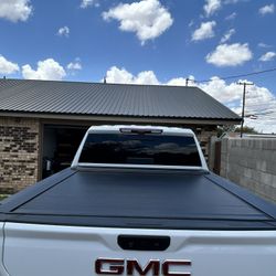 Rough Country Retractable Bed Cover