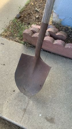 Round Point Digging Shovel