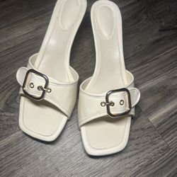 Size 10 Women’s Kitten Heels