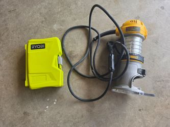 DEWALT DWP611 1.25 HP Max Torque Compact Router Wit Bit Set